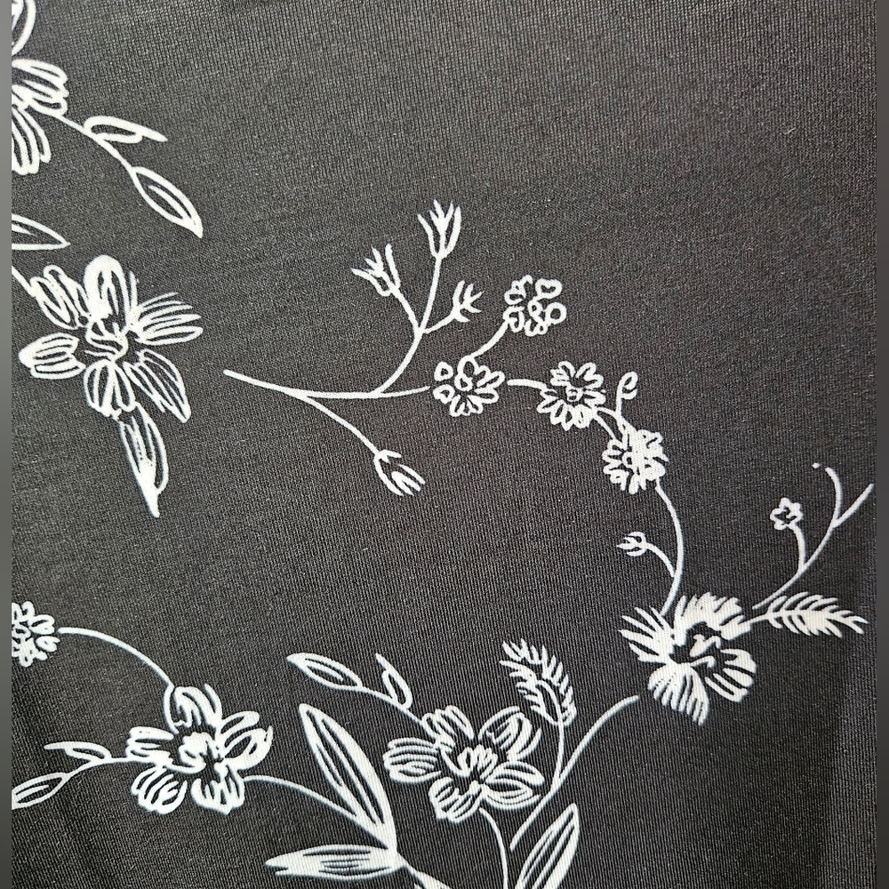 Ouges Classic Crossfront Floral Black Dress - Picture 5 of 7